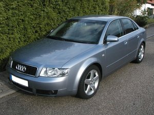 Audi_A4_B6_Limo.jpg