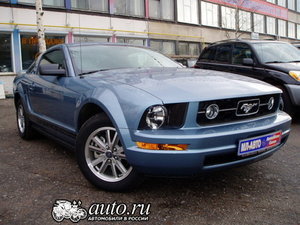 ford_mustang_2005.jpg