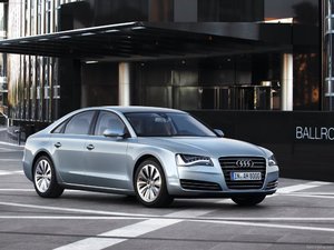 Audi-A8_Hybrid_2013_1600x1200_wallpaper_02.jpg