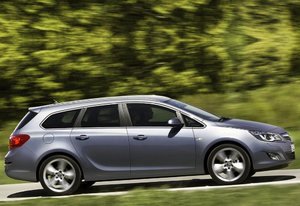 opel_astra_wagon_06_.jpg