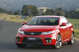 2010-Kia-Cerato-Koup_30-625x416.jpg