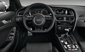 Audi-RS4_Avant_2013_interier.jpg