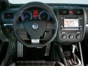 Volkswagen_Golf_GTI_pic_39565.jpg