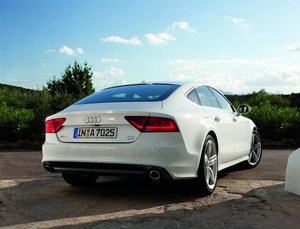 2012-Audi-A7-Rear-Angle-View.jpg