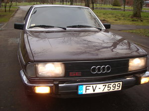 Audi 100- 1980.JPG