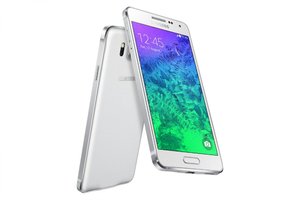 galaxy-alpha-official-3.jpg