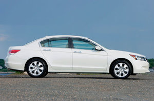 Honda_Accord_2008_7.jpg