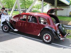 1939_Citroen_Traction_Avant_11_Commerciale.jpg