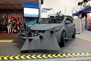 hyundai-elantra-zombie-survival-machine-01.jpg