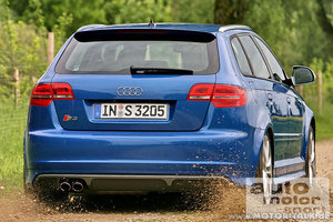 audi-s3-sportback-sprintblau-rearview-dirtdrive-13074.jpg