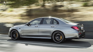 2017-mercedes-amg-e63-sedan-6.jpg