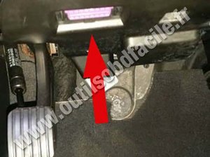 audi-q7-emergency-brake-pedal.jpg