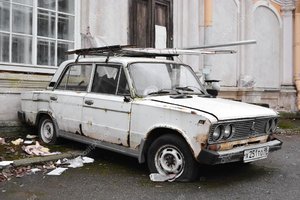 depositphotos_8065025-Old-rusty-VAZ-2106.jpg