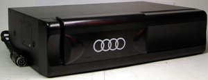 Audi_4D0035111_AUZ8ZA.jpg