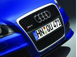 2005_audi_rs4_12_m.jpg