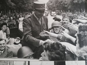 General-Charles-de-Gaulle-Musée-de-l’Armée-Invalides-Paris-France-800x599.jpg