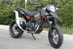 KTM_690_SM_grande.jpg