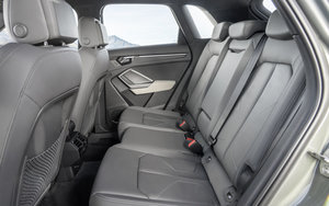 seats Audi Q3 Quattro 2019.jpg