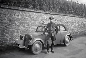 1937 DKW F7 Limousine-Cabriolet 001.jpg