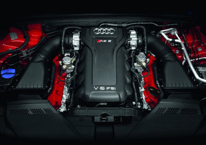 2011-Audi-RS5-Coupe-2.jpg