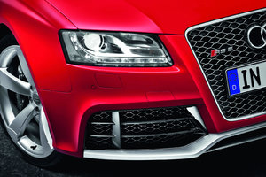 2011-Audi-RS5-Coupe-4.jpg