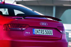 2011-Audi-RS5-Coupe-12.jpg