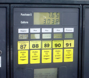 Gas_Station_Pump_Five_Octane_Ratings.jpg