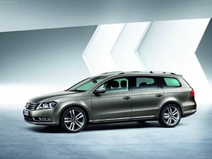 Volkswagen-Passat_Estate_2011_1600x1200_wallpaper_05.jpg