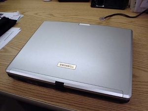 toshiba-m200-1.jpg