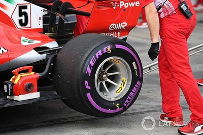 f1-australian-gp-2018-ferrari-sf-71h-rear-wheel-and-pirelli-tyre-7928416.jpg