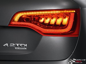 Audi-Q7-2010_LEDx800x600.jpg