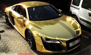 goldener_audi_r8-500x300.jpg