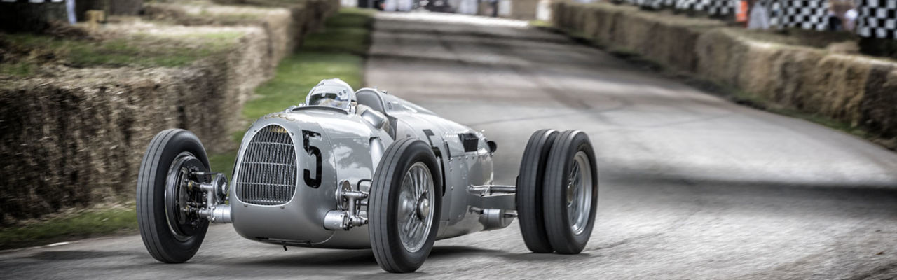 The Auto Union silverarrow legend: Auto Union Type C with 16 cylinders and 520 hp from 1936.