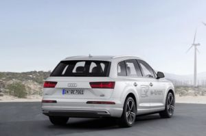 20150305 audi q7 e tron 17